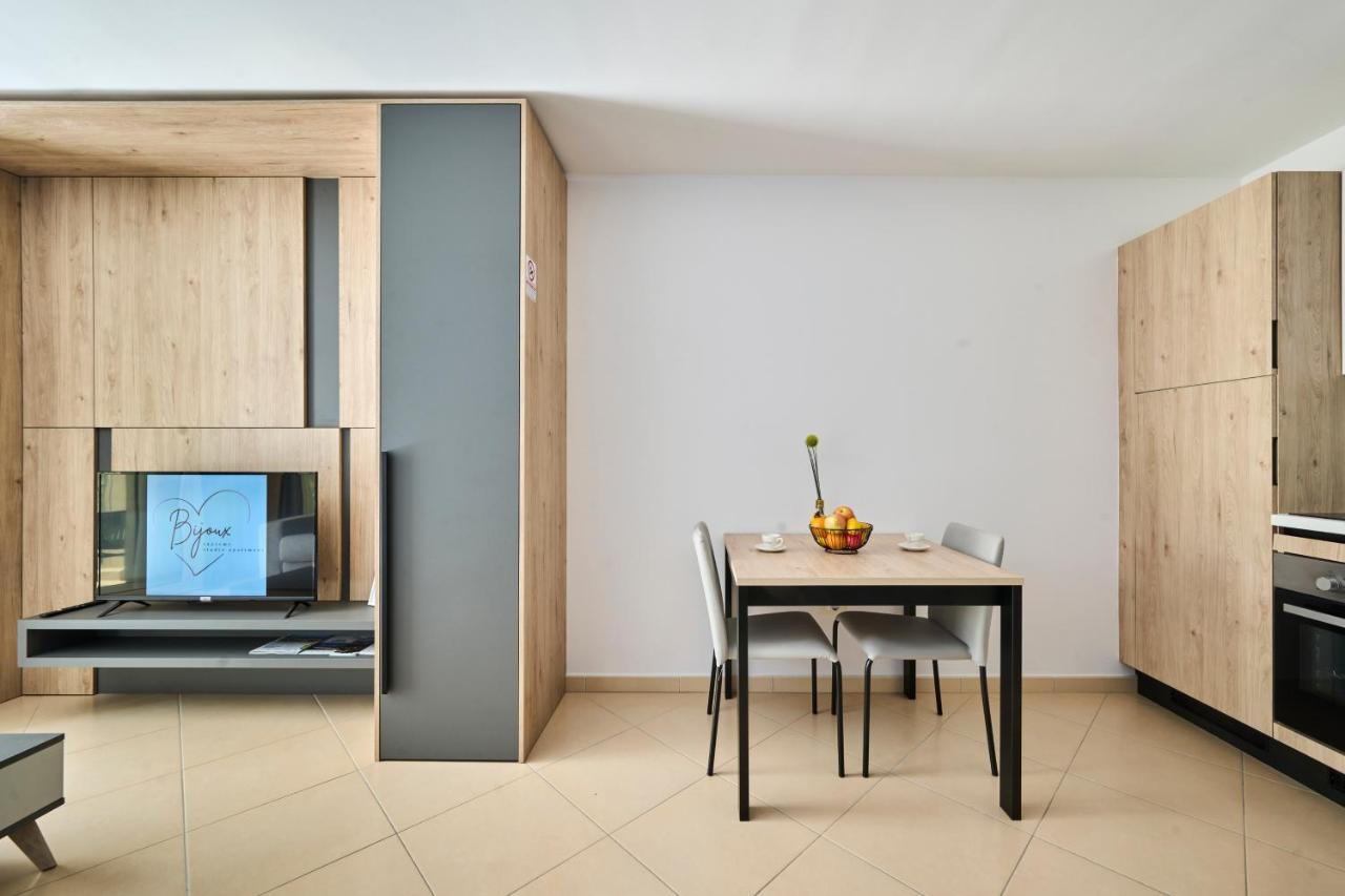 Supreme Studio Apartment Bijoux Umag Extérieur photo