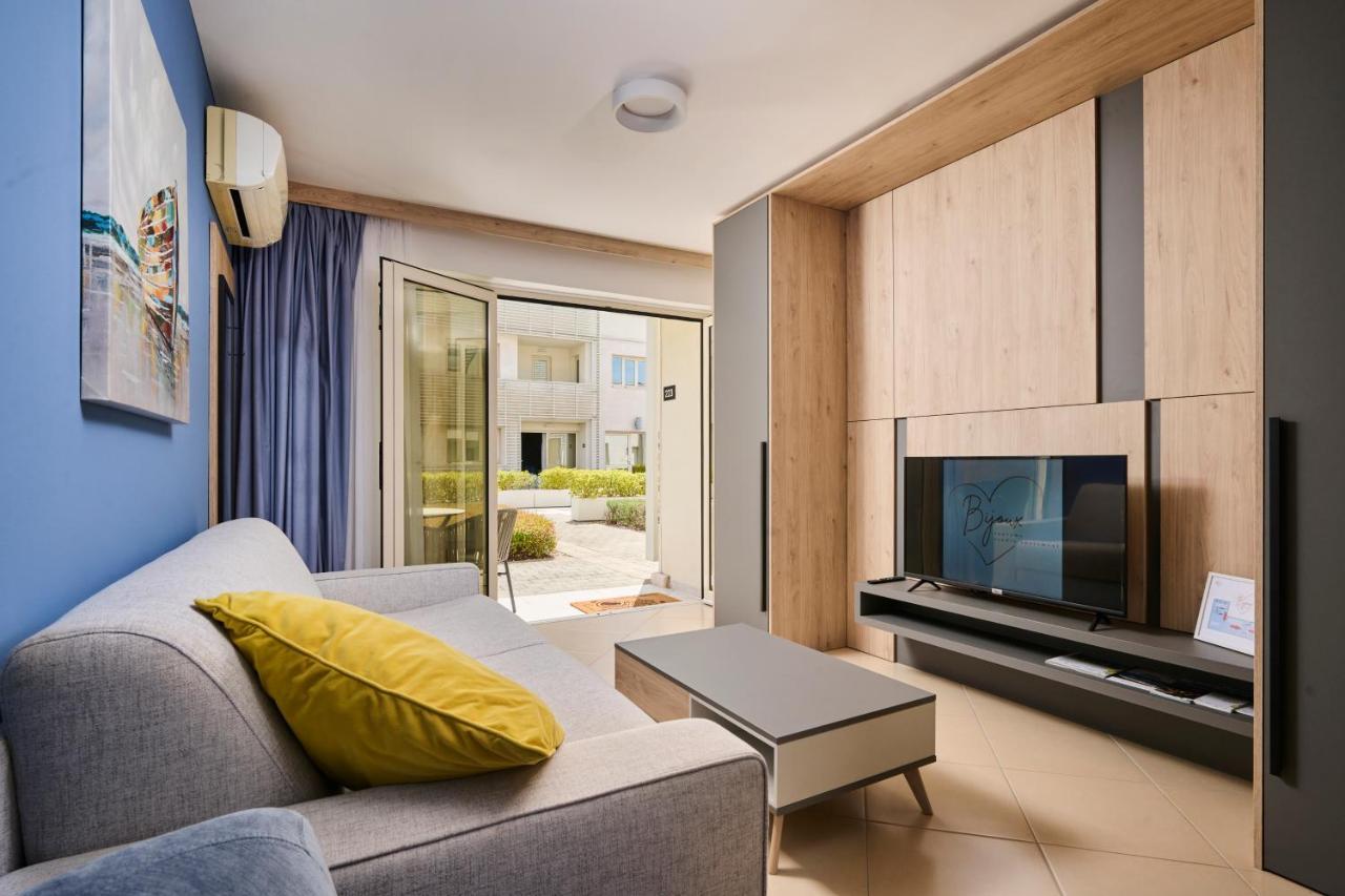 Supreme Studio Apartment Bijoux Umag Extérieur photo